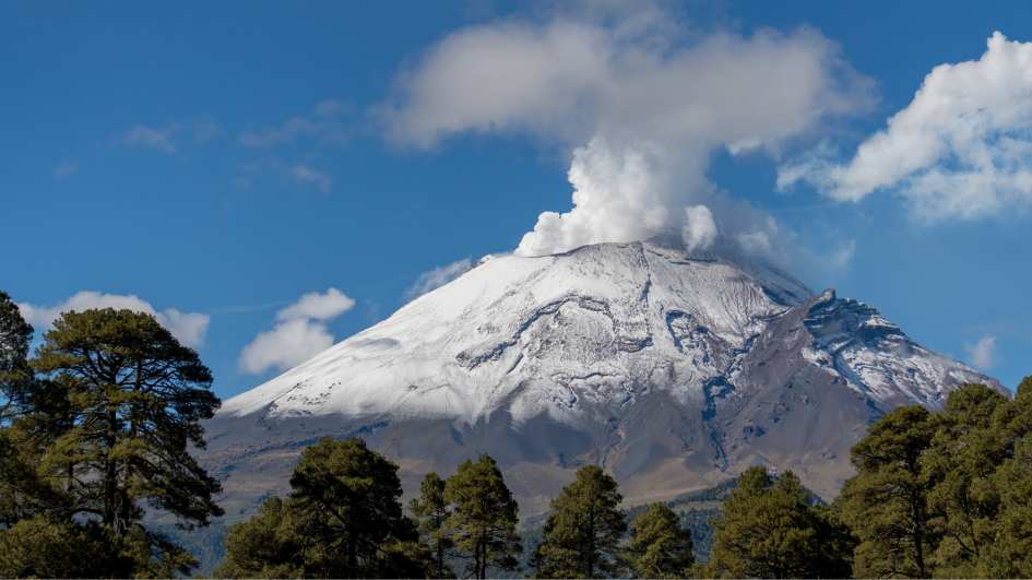 Snow in Mexico Volcanoe